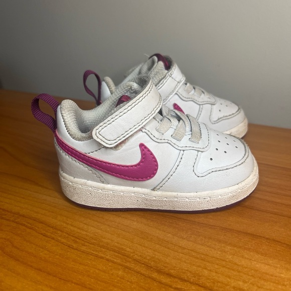 Nike Court Borough Low 2 Sneakers Girls 4c Grey/Pink/Fuchsia  Shoes BQ5453-111 - Picture 3 of 6